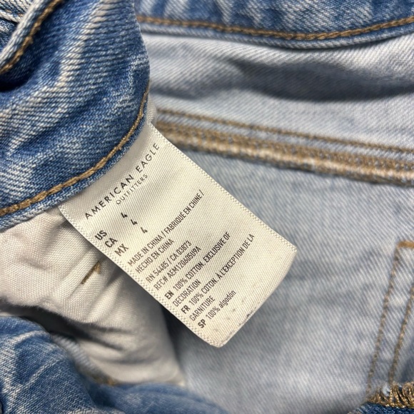 ✨American Eagle Outfitters Light Blue Distressed Denim Shorts Size 4 - Picture 9 of 12